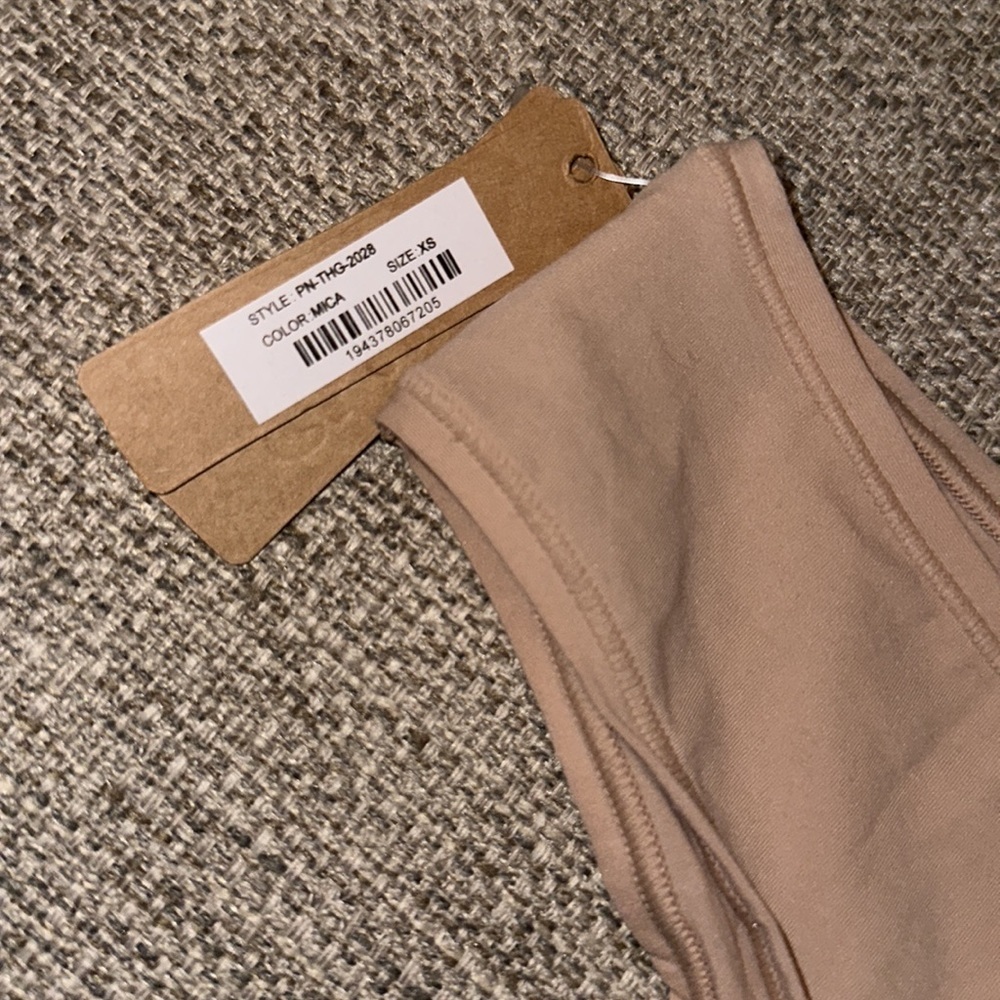 SKIMS FITS EVERYBODY DIPPED THONG - Picture 4 of 5